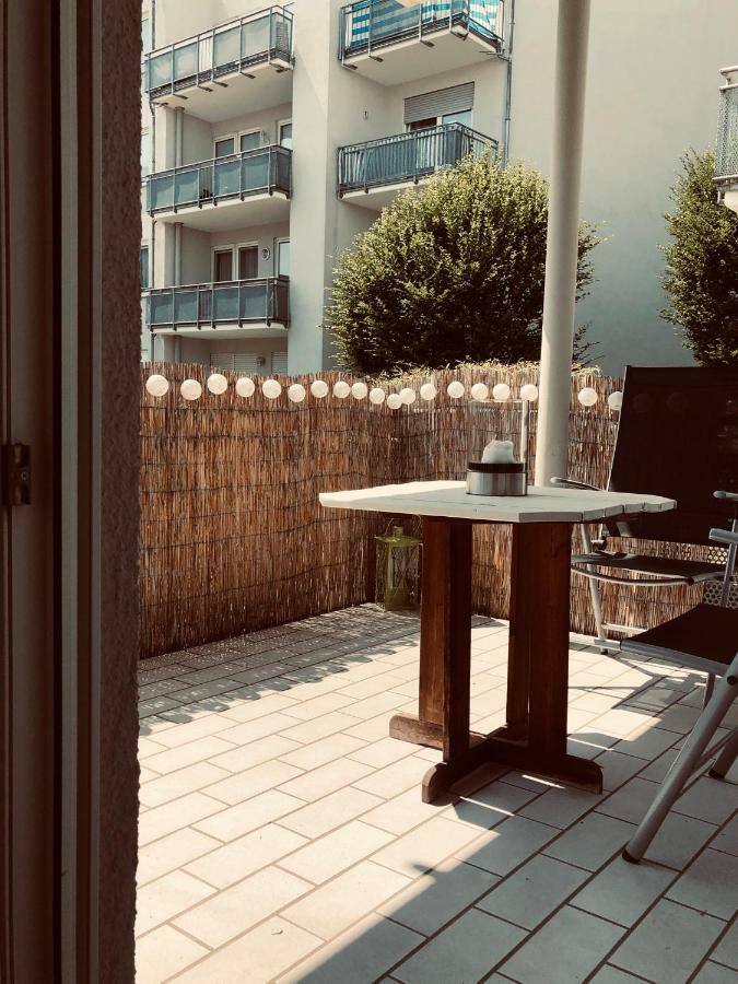 Parkplatz Und Balkon - Burberg'S Heimathafen In วิสบาเดน ภายนอก รูปภาพ